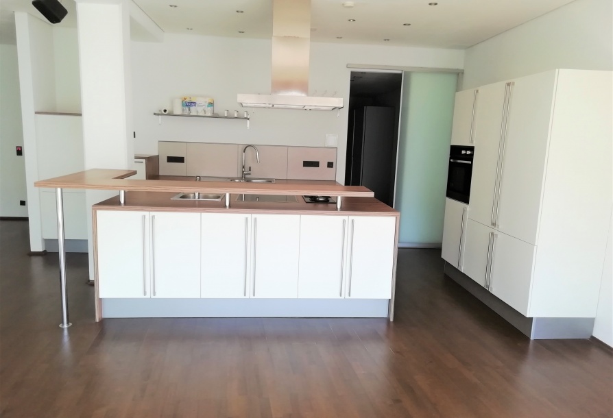 **Exklusive Wohnung mit offener Küche und Dachterrasse ...