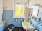 Badezimmer - Renovierungsbedürftiges RMH in schöner Wohnlage